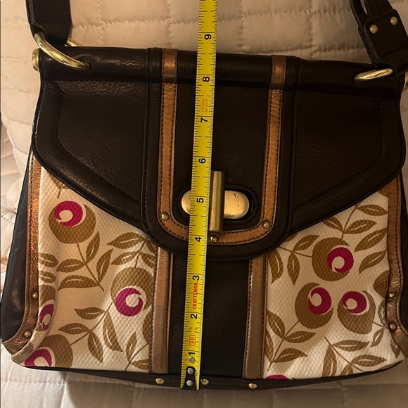 Kenneth Cole Retro Leather purse - Picture 14 of 16